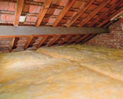 Isolation combles laine de verre Isover IBR déroulée toiture maison Lyon Villeurbanne épaisseur R résistance thermique entreprise RGE soufflage combles perdus MaPrimeRénov CEE